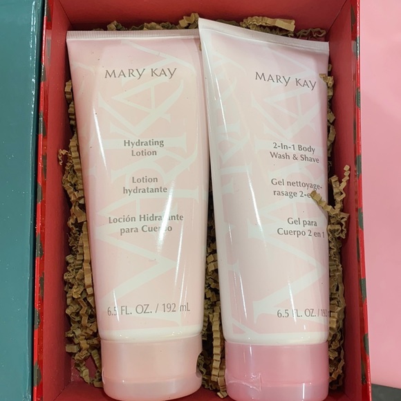 2 Pc Set Mary Kay 2-on-1 Body Wash & Shave/ Hydrating Lotion Gift - Picture 1 of 7